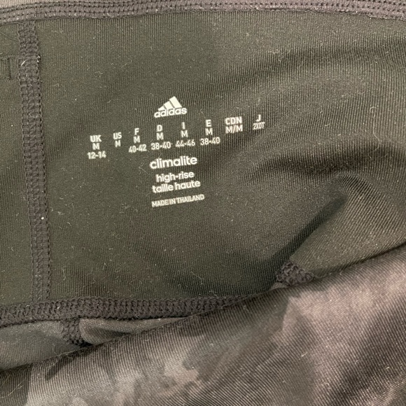 Adidas crops - Picture 2 of 2